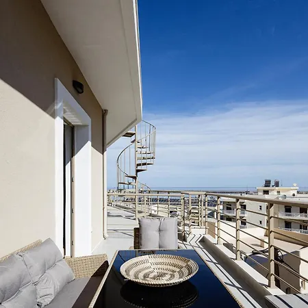 Harbour Hill Apartment *